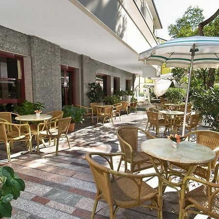 Hotel Capinera Rimini Exterior foto