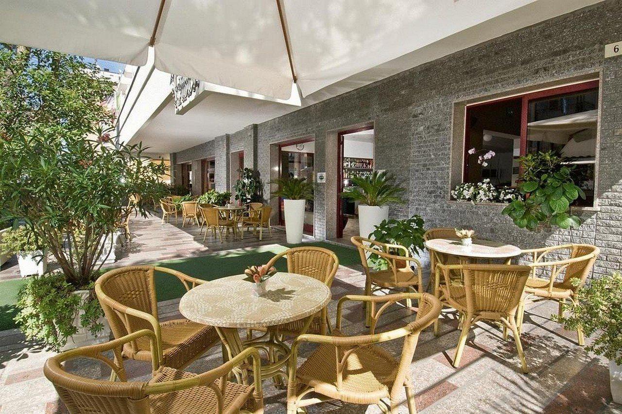Hotel Capinera Rimini Exterior foto